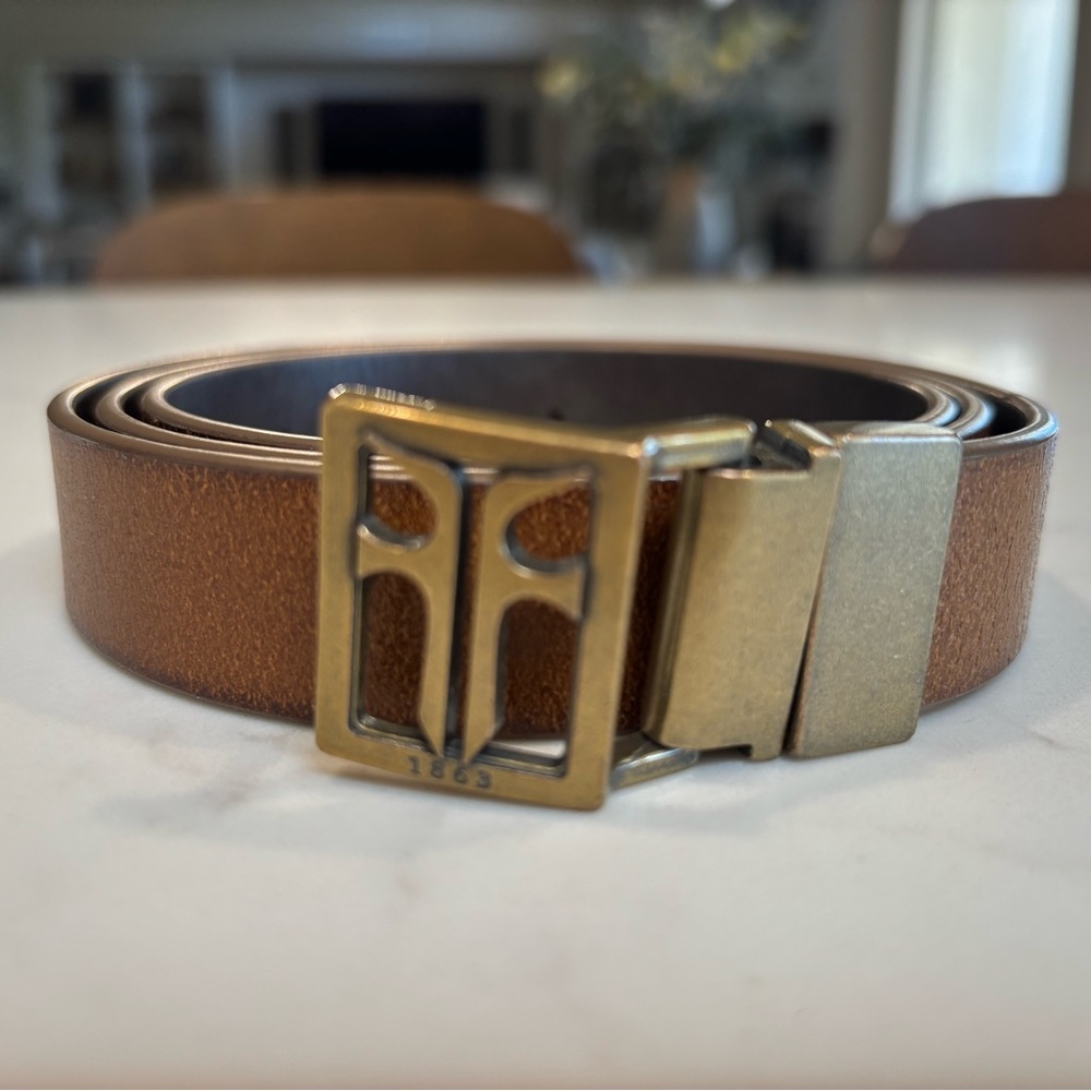 Frye Camel Brown/ Espresso Reversible Leather Belt with Brass Buckle- Medium.